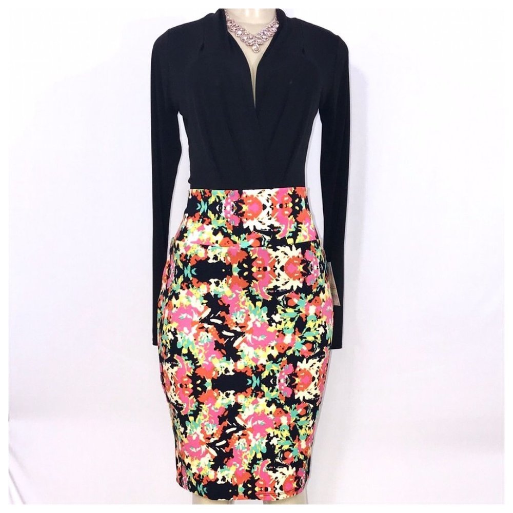 Lula Roe Multi Color Cassie Skirt Small